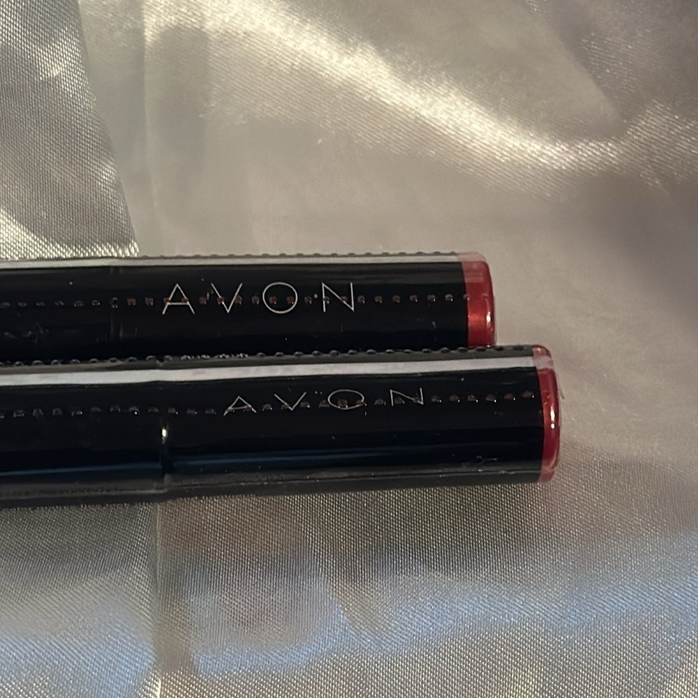 Avon Everlasting Lip Gloss (2) “Lingering Mauve” & “Lingering Plum” - Picture 3 of 7